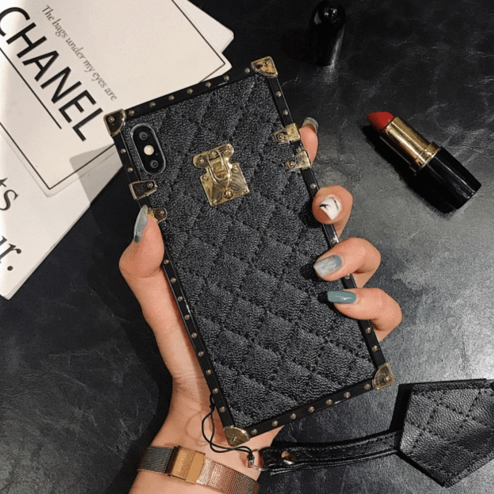 ✨Black Plaid Case✨ - Picture 1 of 8